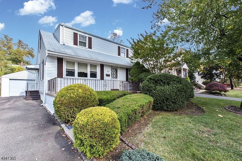 1st image of 40 Cooper Ave