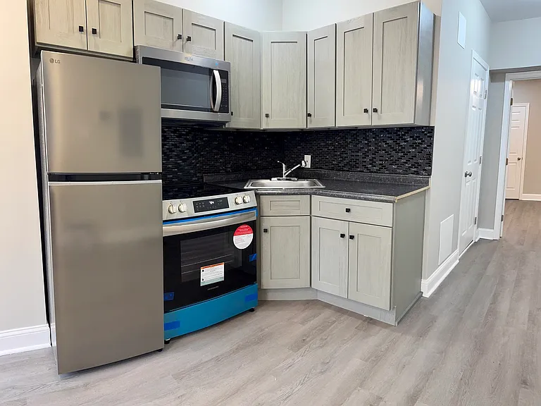 2403 N Park Ave #A/B — Photo 6