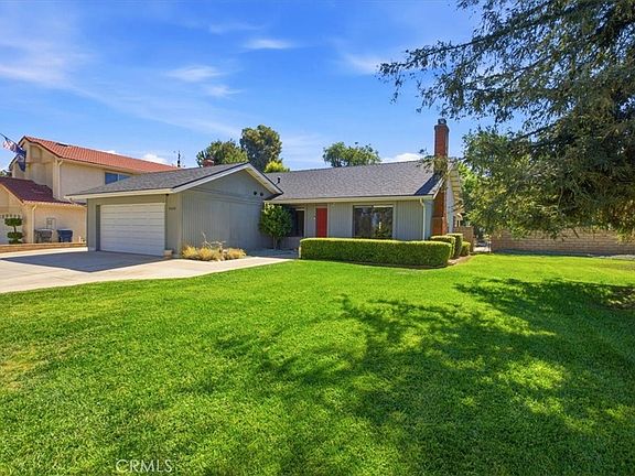 3rd image of 1418 Diamond Ct