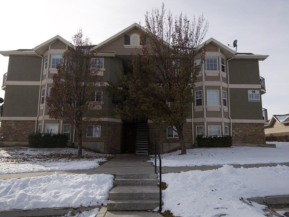 Front of condo, convenient bottom unit. Left 1st floor