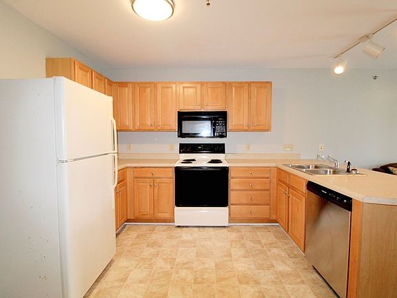 2nd image of 1366 Hunters Rd #4905e92c6