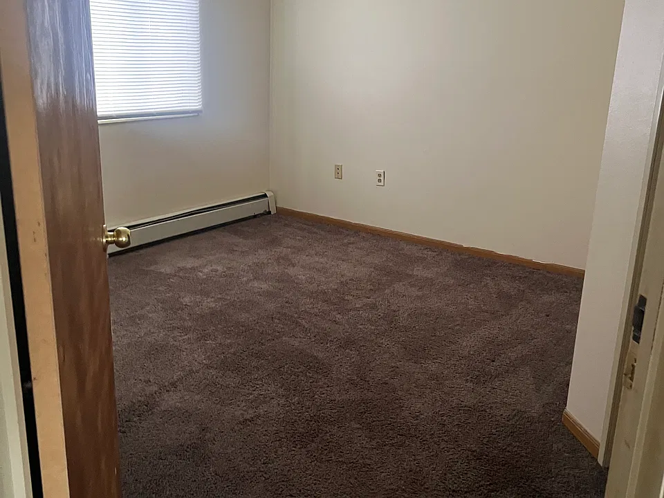 805 Whitetail St #16
