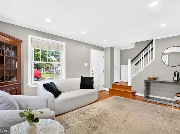19 Harmil Rd, Broomall, PA 19008