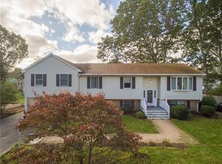 66 Pomfret Rd, Narragansett, RI 02882