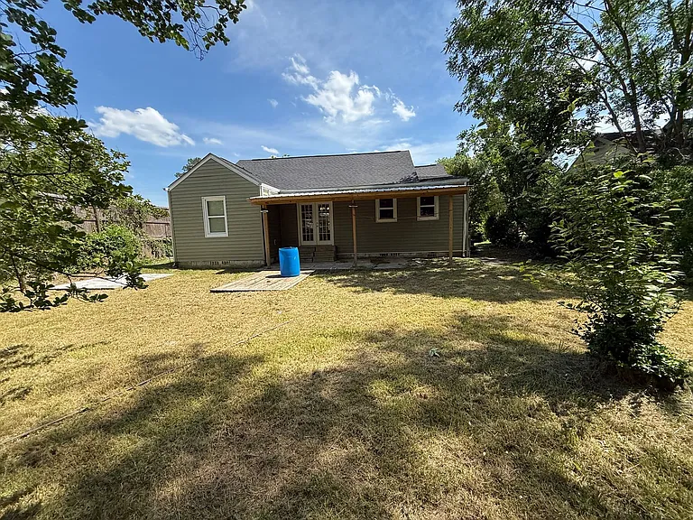 1505 Truman Ave — Photo 14