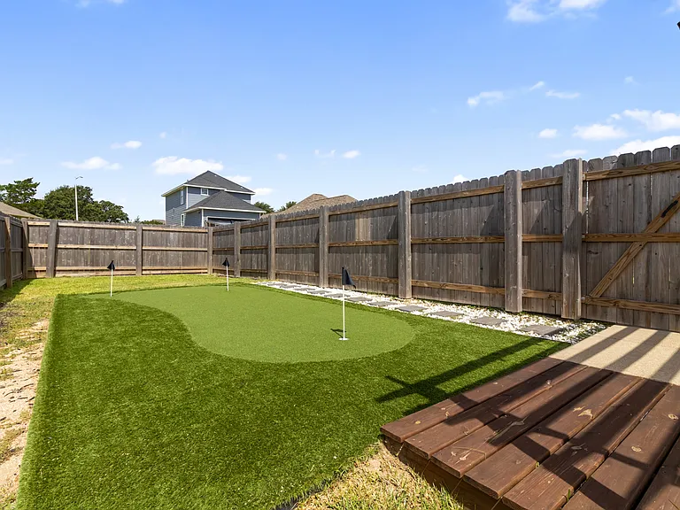 2023 Autumn Lake Dr — Photo 32