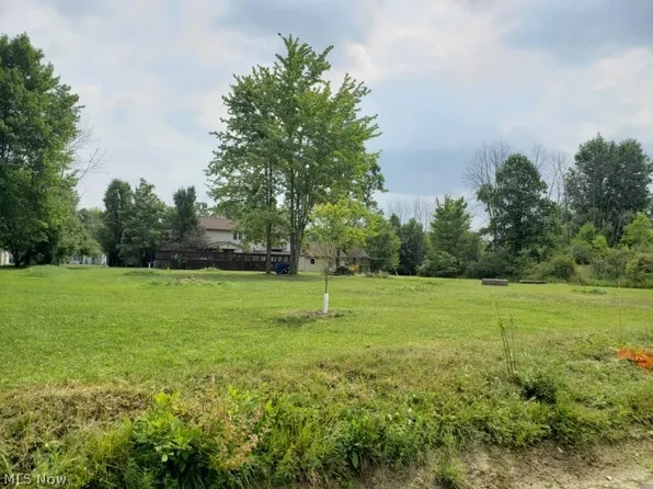 649-651 Wren Cir, Rock Creek, OH 44084
