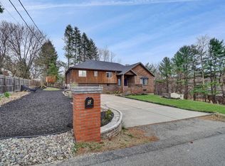 5 Willow Ln, Fishkill, NY 12524