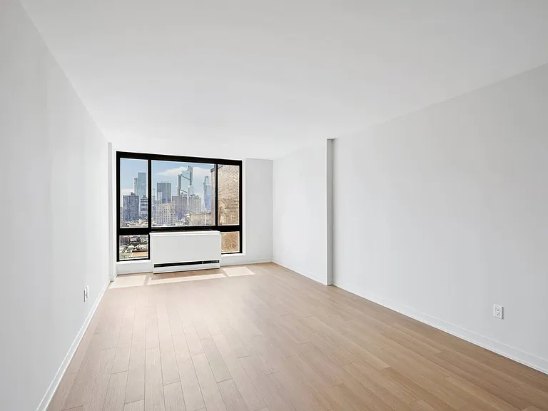 1 Columbus Pl #N20F — Photo 5