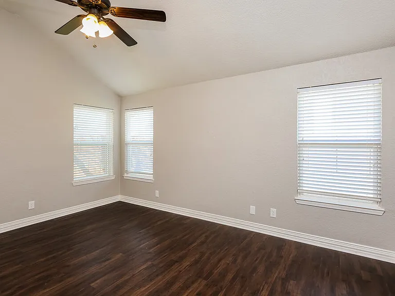 8705 Elbe Trl — Photo 8