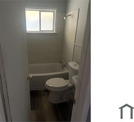 4th image of 3000 Sunset St