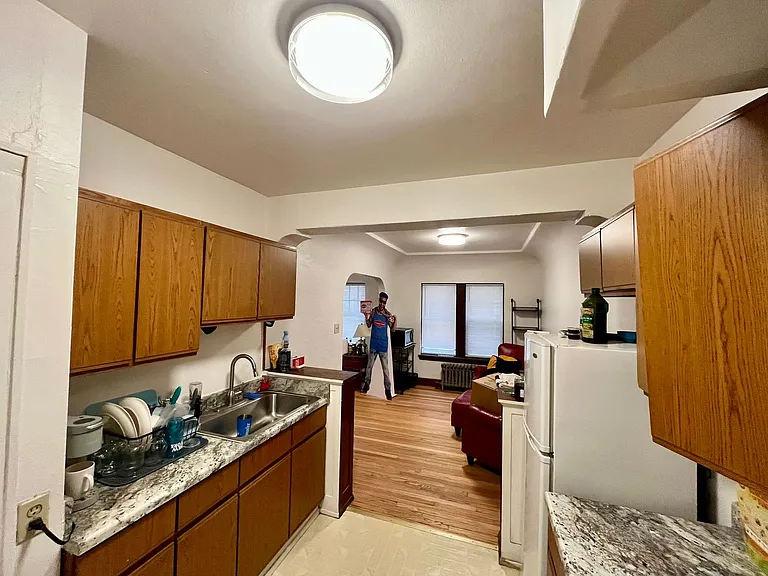 4480 N Oakland Ave — Photo 7