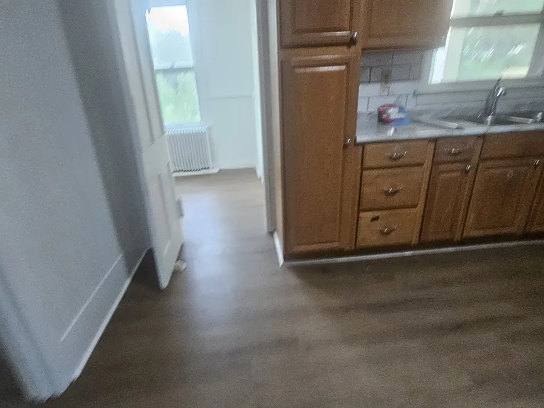 102 E York St — Photo 18