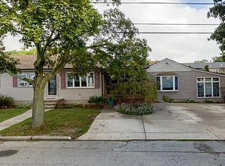 231 Toledo Ave, Pawtucket, RI 02860