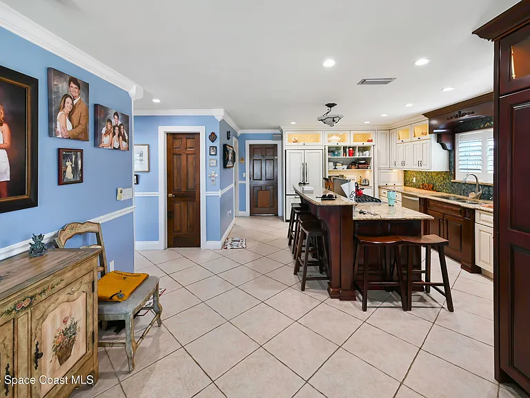 2230 Sykes Creek Dr — Photo 12