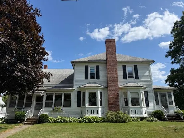 10 Palm Street, Baileyville, ME 04694