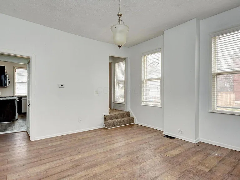 683 S Champion Ave #683 — Photo 6