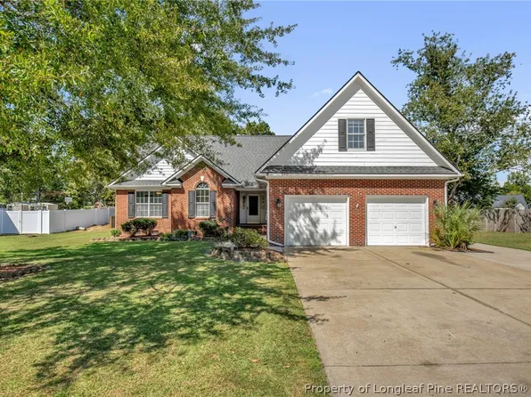 5416 Finish Line Dr, Hope Mills, NC 28348