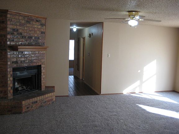3rd image of 7505 Avenue W APT B