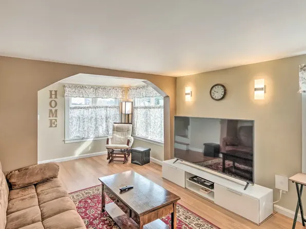 26 Plymouth St, Meredith, NH 03253