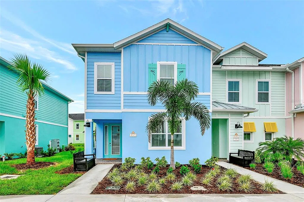 4 bed, 3.0 bath, 1712 sqft, $3,400 — Photo 1