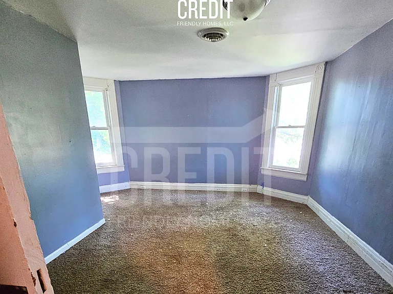 223 N Pine St — Photo 9