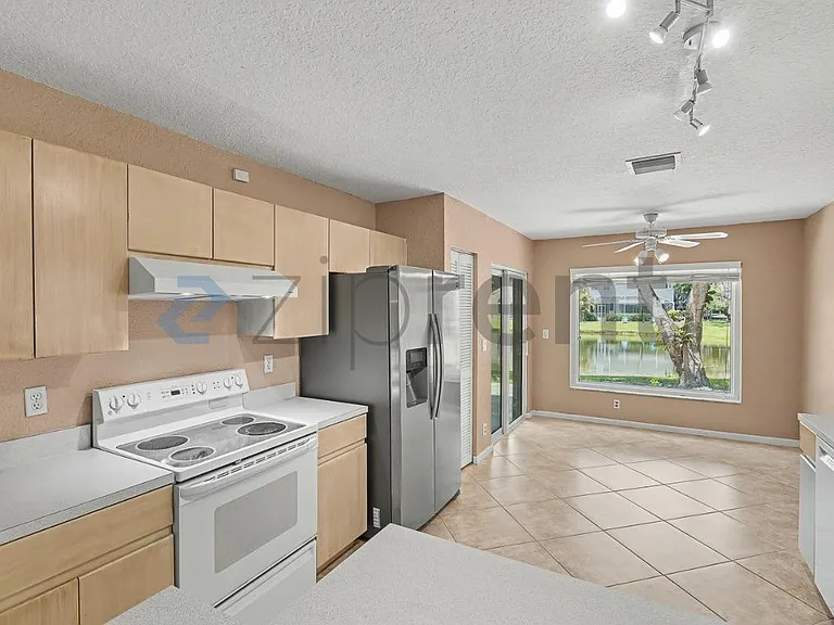 10271 NW 10th Ct — Photo 13