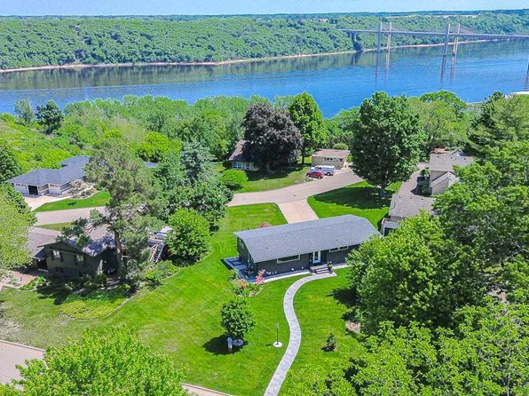 1319 3rd Ave S, Stillwater, MN 55082