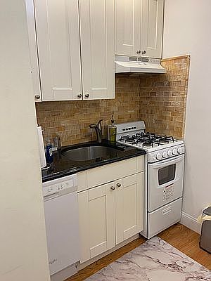 5th image of 330 E 58th St #D