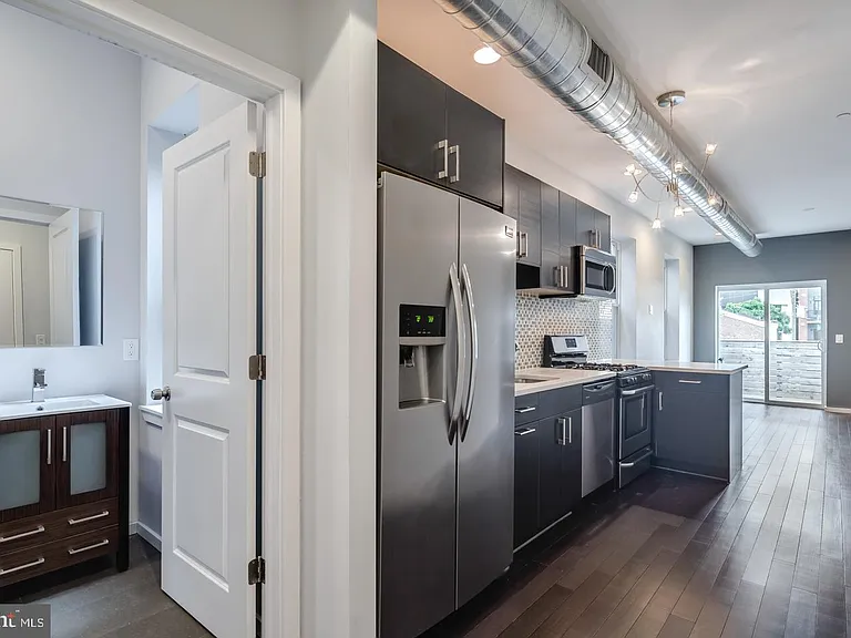927 N 2nd St #3 — Photo 9