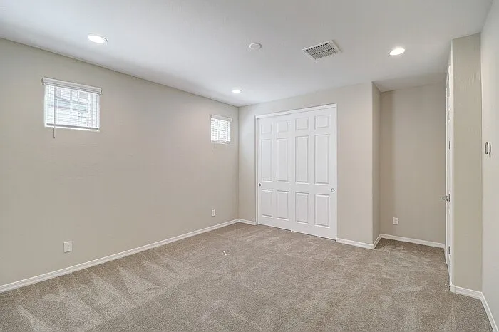 761 W Winchester Dr — Photo 5