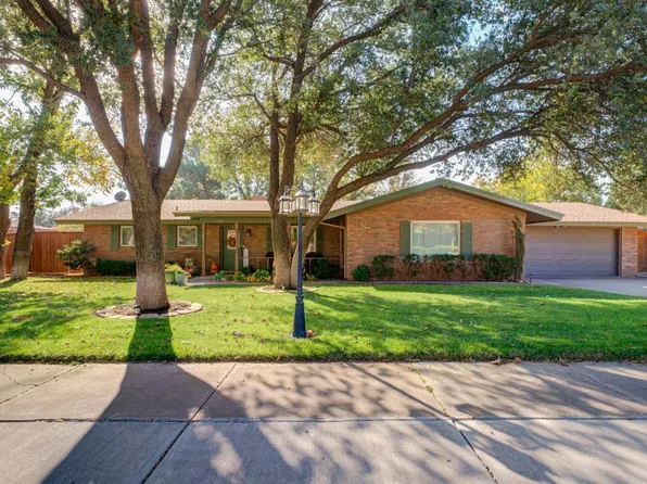 1911 N 7th St, Tahoka, TX 79373