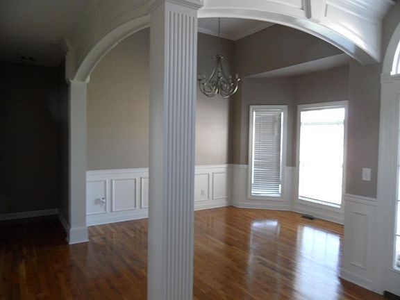 3rd image of 134 Meadowland Ct