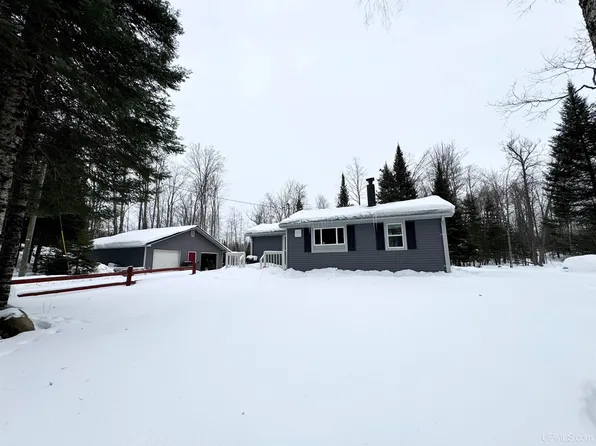 7230 Osier 40th Rd, Rapid River, MI 49878