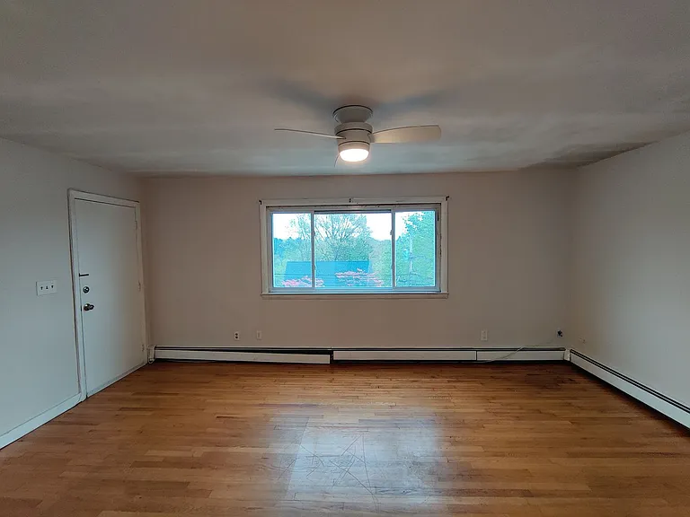 135-137 Hillcrest Rd — Photo 6