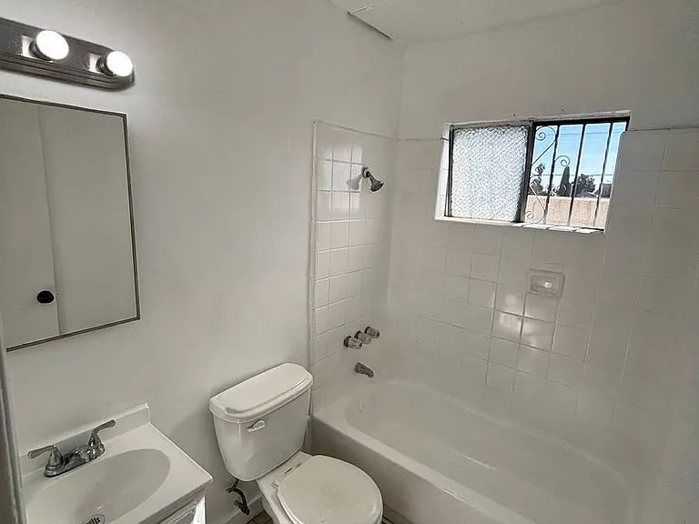 7104 S San Pedro St — Photo 5