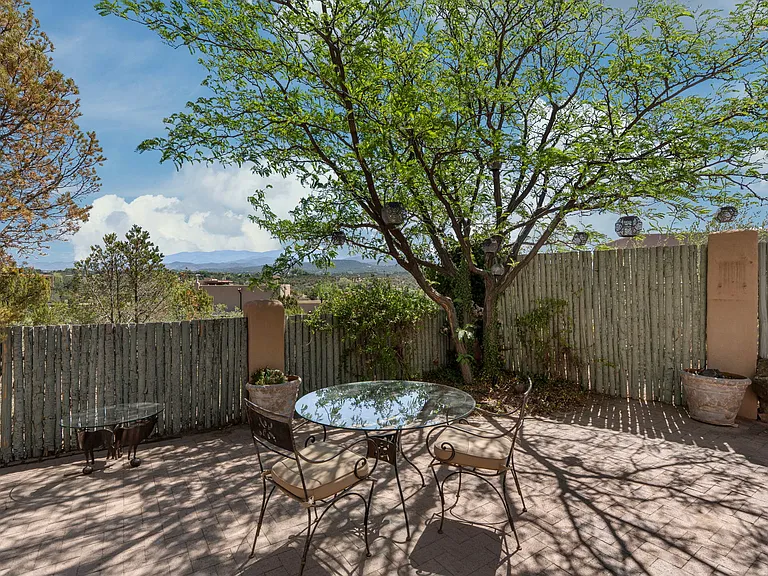 Property Views / Outdoor Dining Table