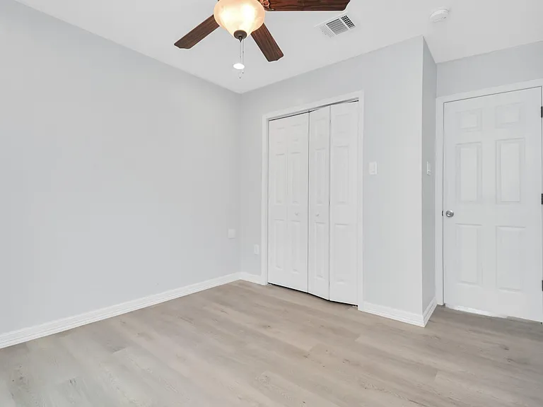 8595 Parkway Dr #B — Photo 14