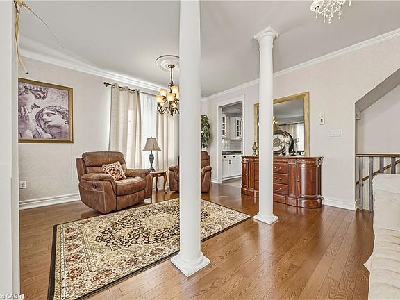 5th image of 37 Lambert Cres