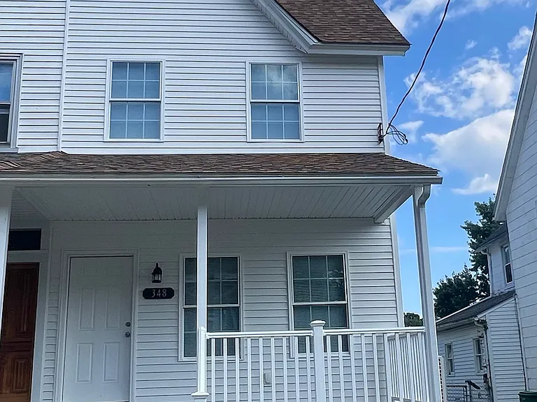 348 Elm St — Photo 2