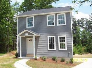 5608 Island View Dr, Hope Mills, NC 28348