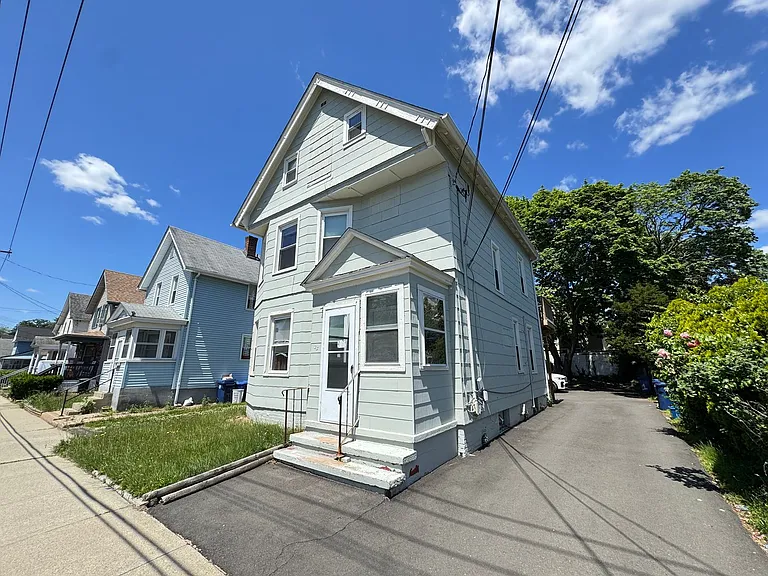 35 Dana St — Photo 11