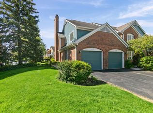 1625 E Clayton Ct, Arlington Heights, IL 60004