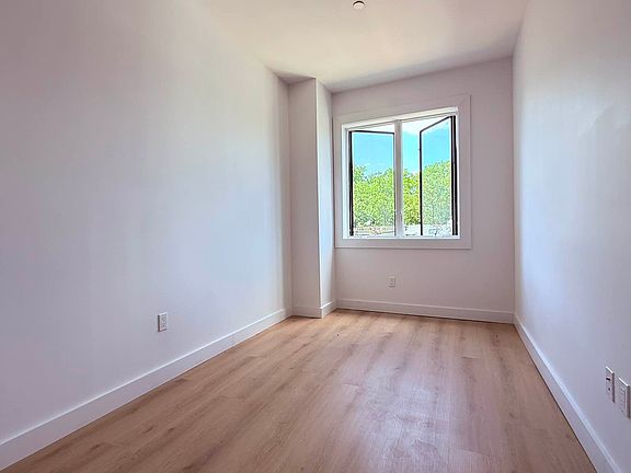 3rd image of 303 Sumpter St #1X