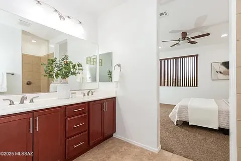 Ensuite bathroom (to primary bedroom)