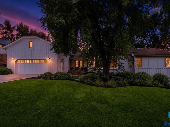 321 E Aspen Dr, Sioux Falls, SD 57105