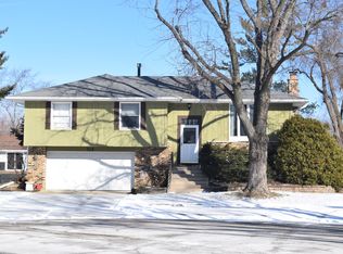 715 Stowell Pl, Streamwood, IL