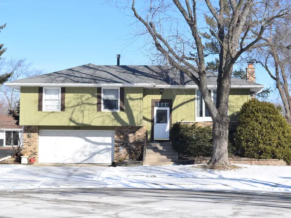 715 Stowell Pl, Streamwood, IL 60107