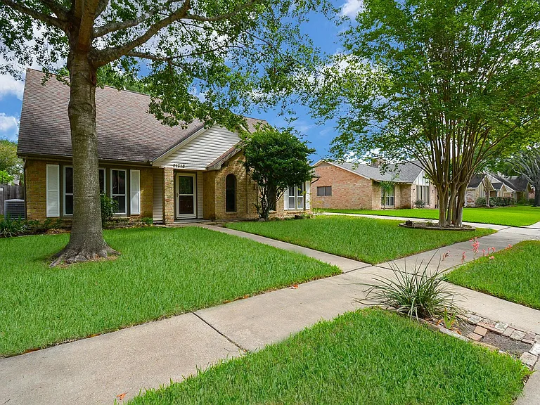 21318 Park Valley Dr — Photo 4