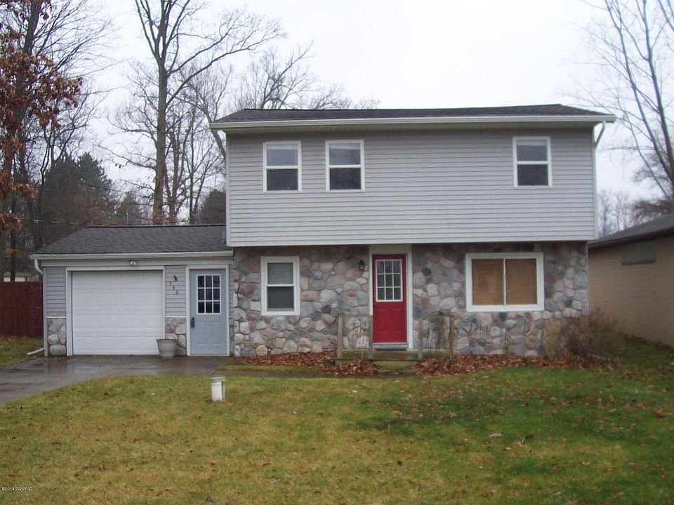 1st image of 700 Clifford Lake Dr